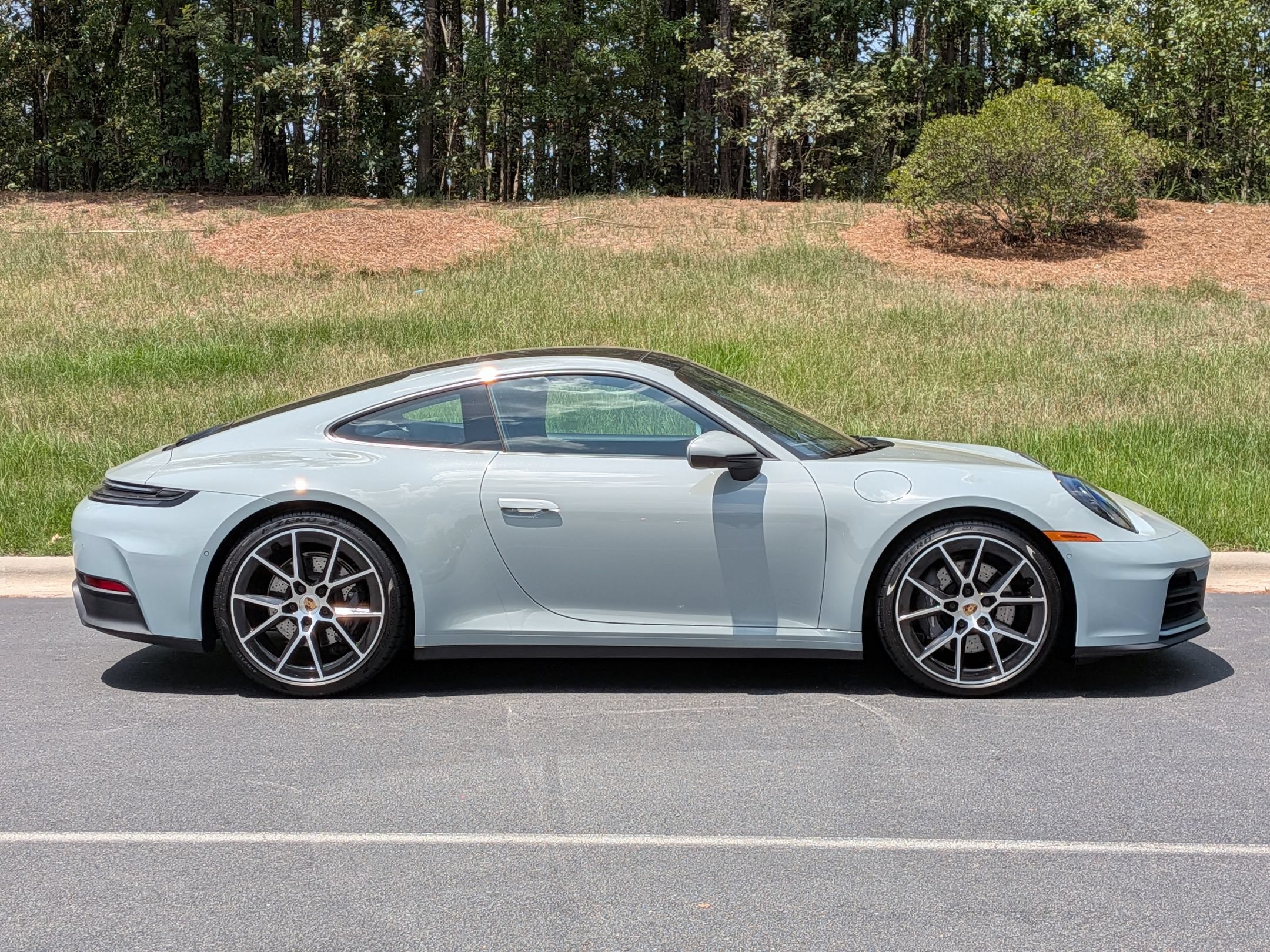 Certified 2025 Porsche 911 Carrera RWD image 32