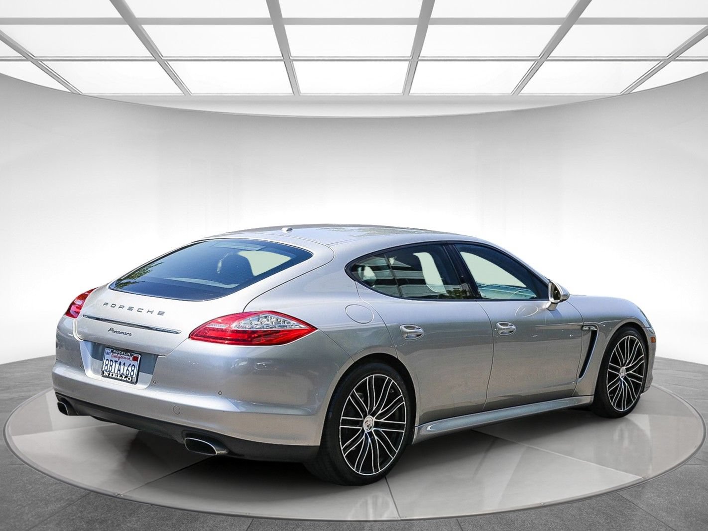 Used 2012 Porsche Panamera 4 image 3