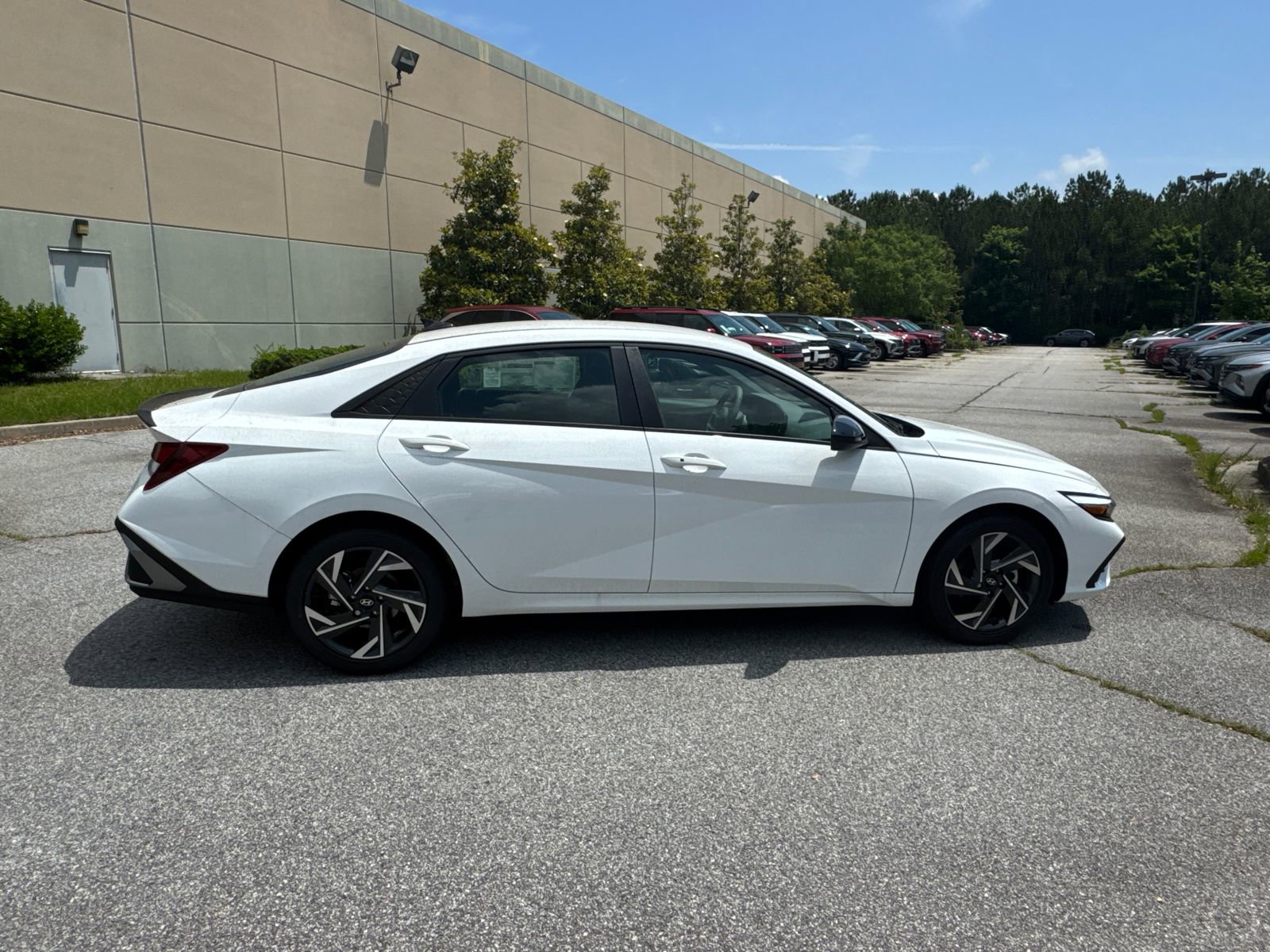 Certified 2025 Hyundai Elantra Sport image 4