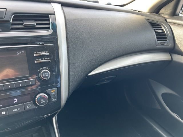 Used 2014 Nissan Altima 2.5 SV w/ Convenience Package FWD image 4