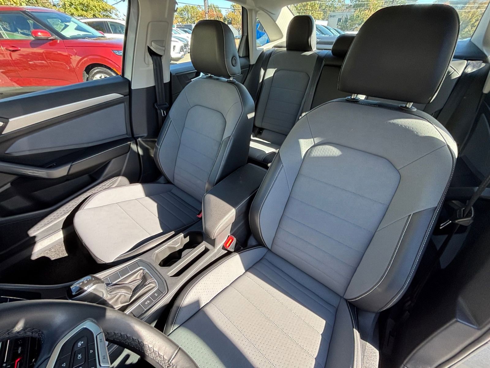 Used 2025 Volkswagen Jetta SE image 35