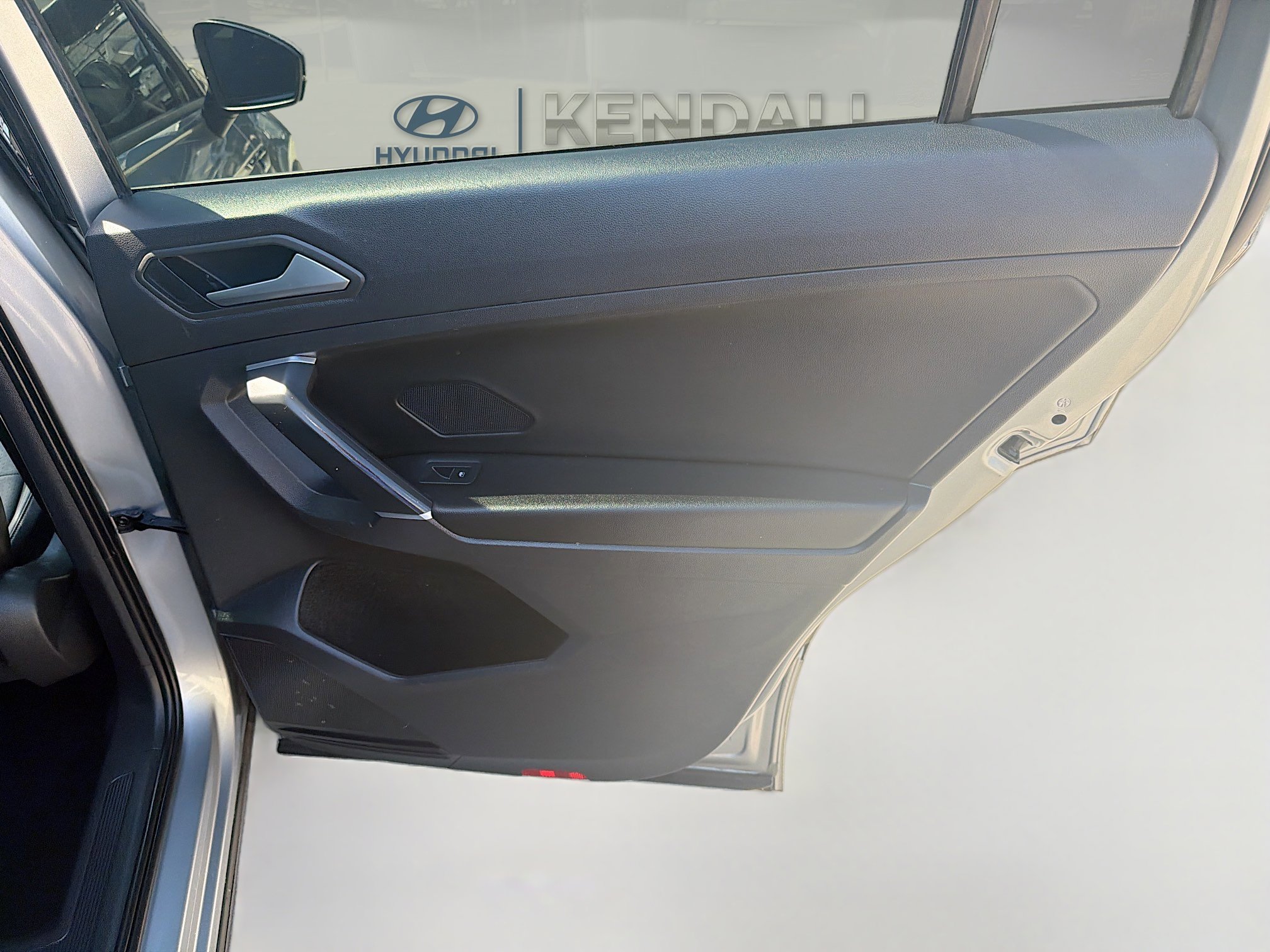 Used 2020 Volkswagen Tiguan SE R-Line image 28