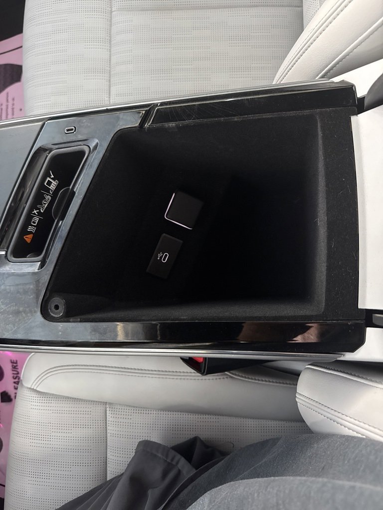 Used 2023 Cadillac Lyriq 2WD image 37
