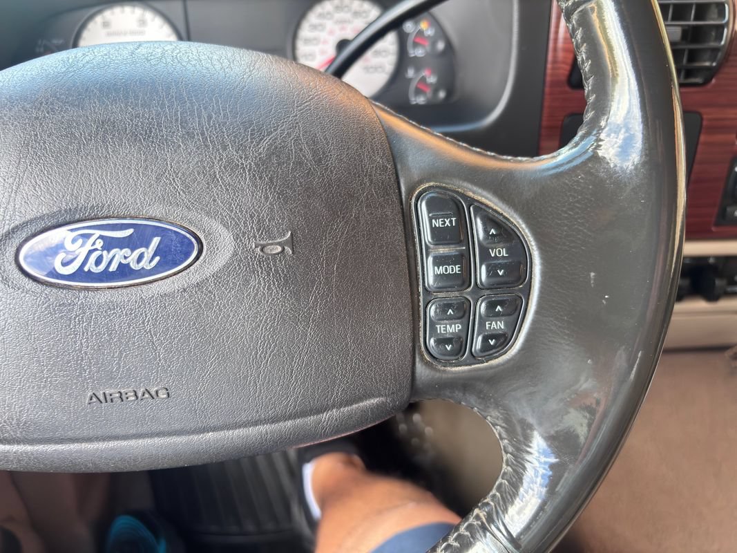 Used 2005 Ford F350 Lariat AWD/4WD image 14