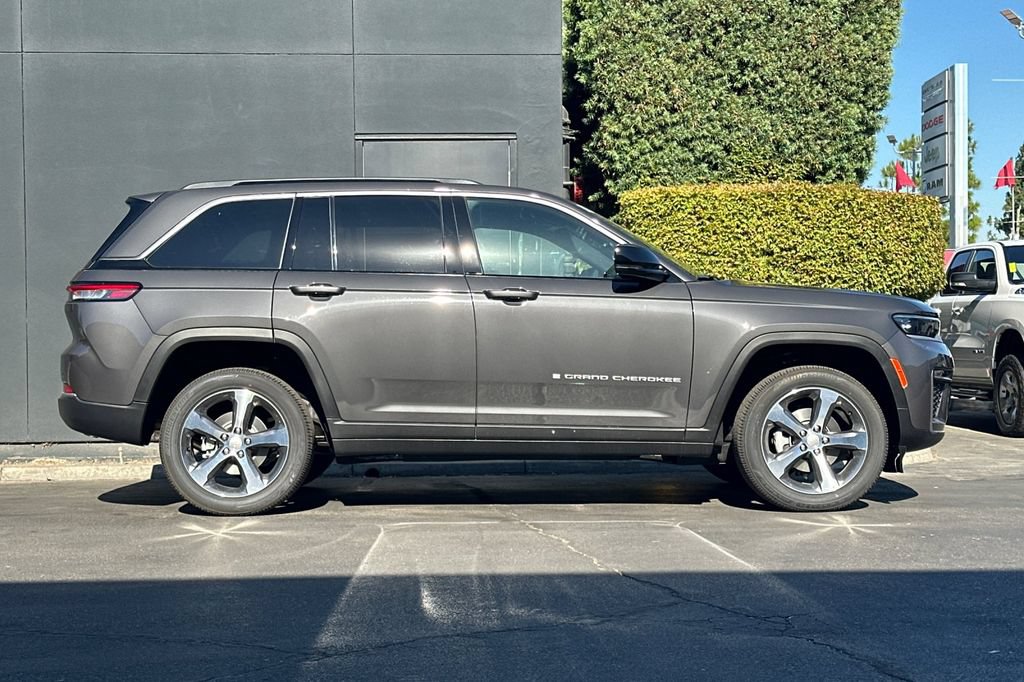 New 2026 Jeep Grand Cherokee Limited AWD/4WD image 3