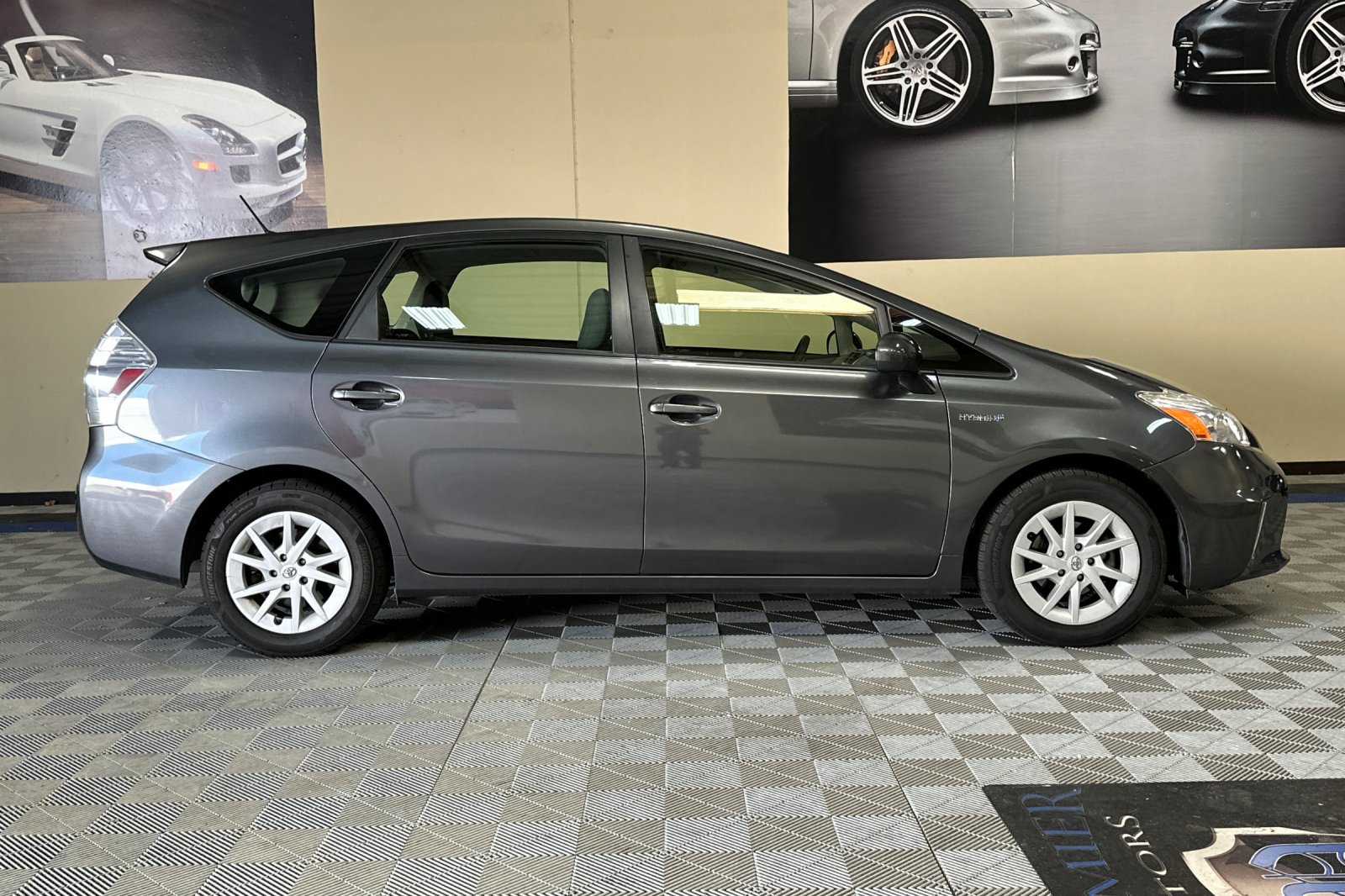 Used 2014 Toyota Prius V Three FWD image 3