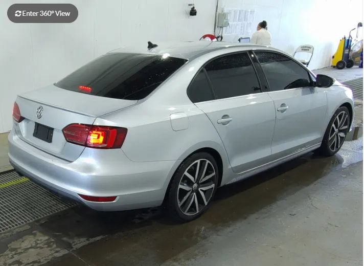 Used 2014 Volkswagen Jetta GLI Autobahn FWD image 2