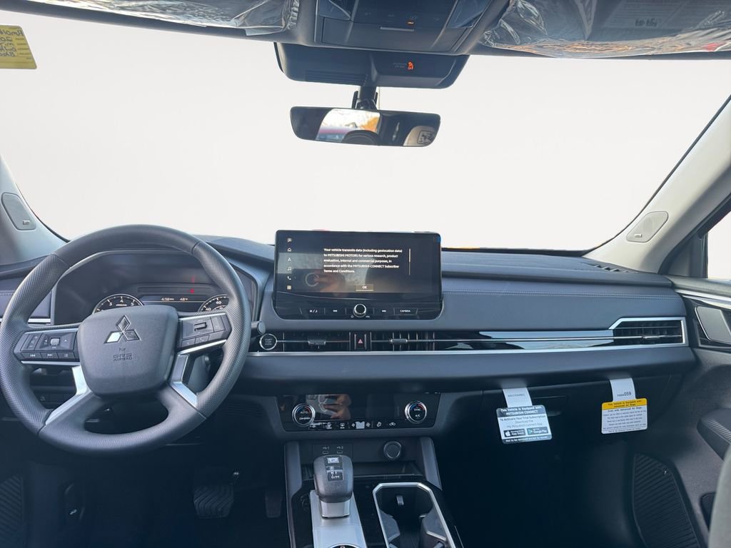 New 2026 Mitsubishi Outlander ES image 10