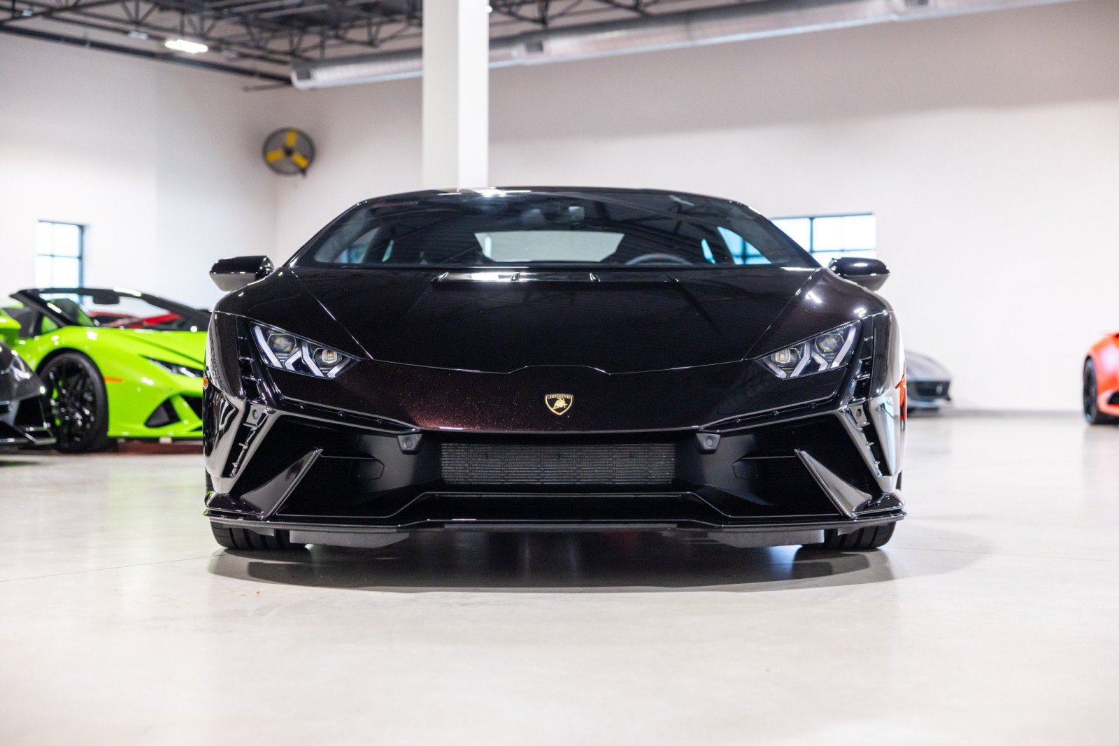Used 2024 Lamborghini Huracan Tecnica RWD image 2