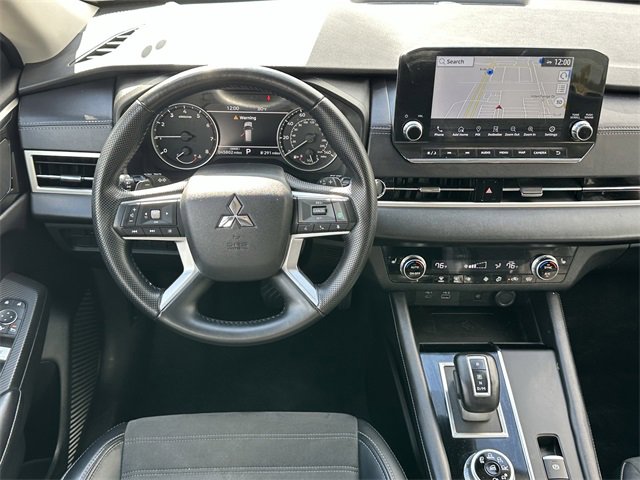 Used 2024 Mitsubishi Outlander SE image 11