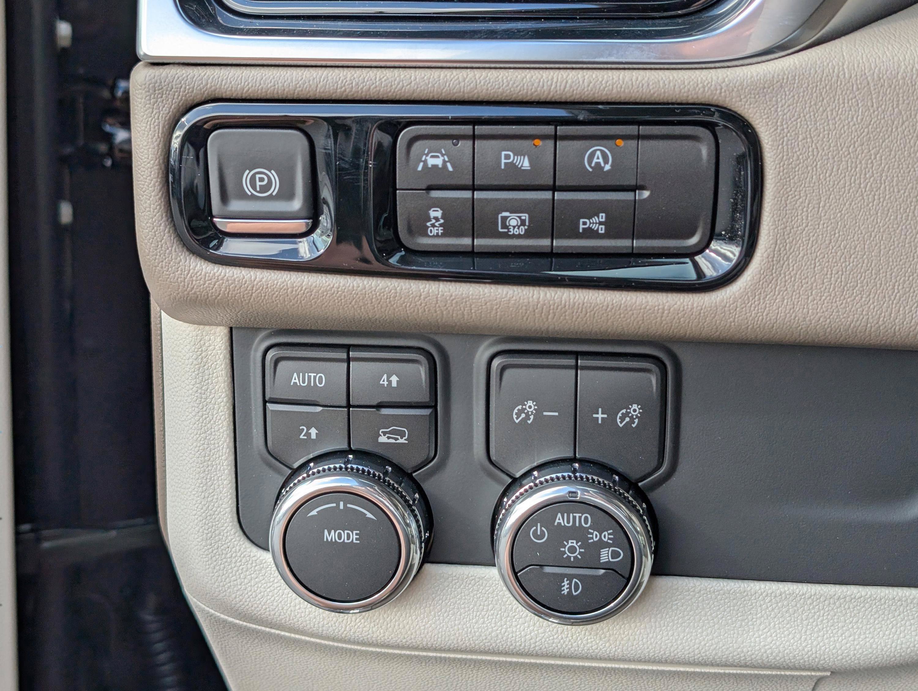 Used 2025 GMC Yukon Denali AWD/4WD image 15