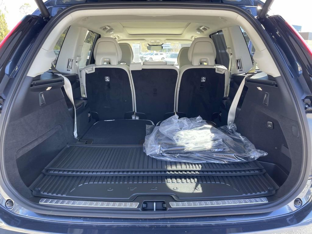 New 2026 Volvo XC90 B6 Ultra w/ Protection Package image 30