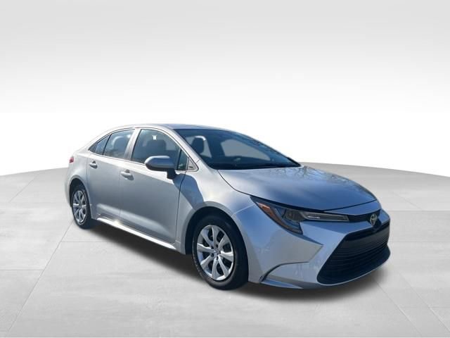 Used 2025 Toyota Corolla LE FWD image 7