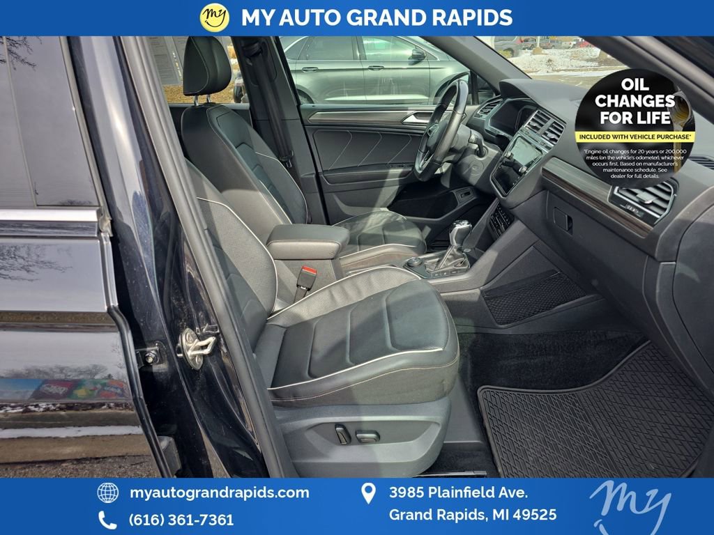 Used 2022 Volkswagen Tiguan SEL R-Line image 28