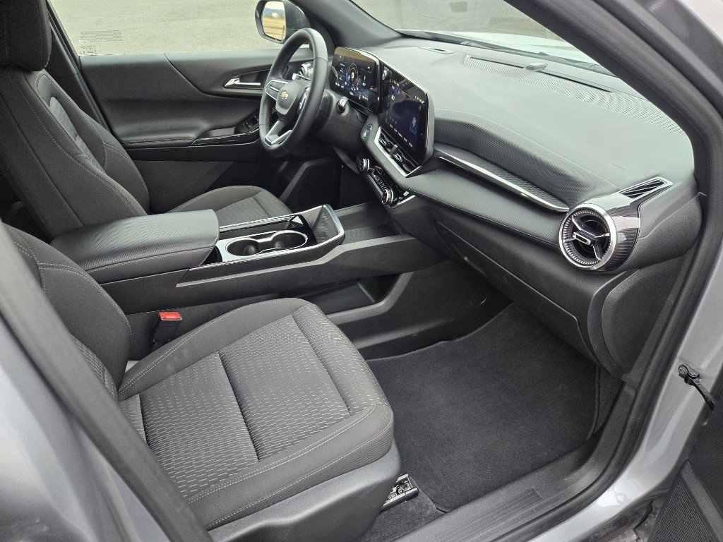 Used 2025 Chevrolet Equinox LT image 24