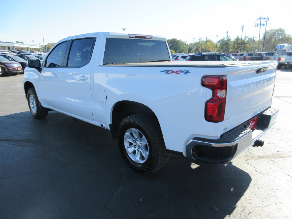 Certified 2022 Chevrolet Silverado 1500 LT AWD/4WD image 9