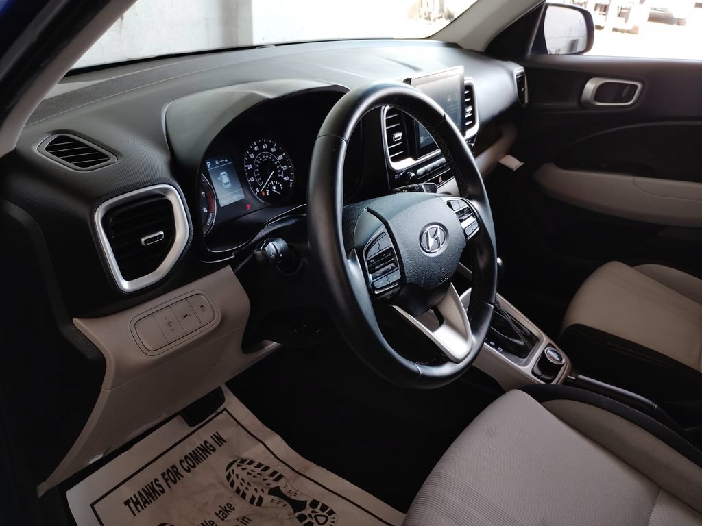 Used 2021 Hyundai Venue SEL FWD image 21