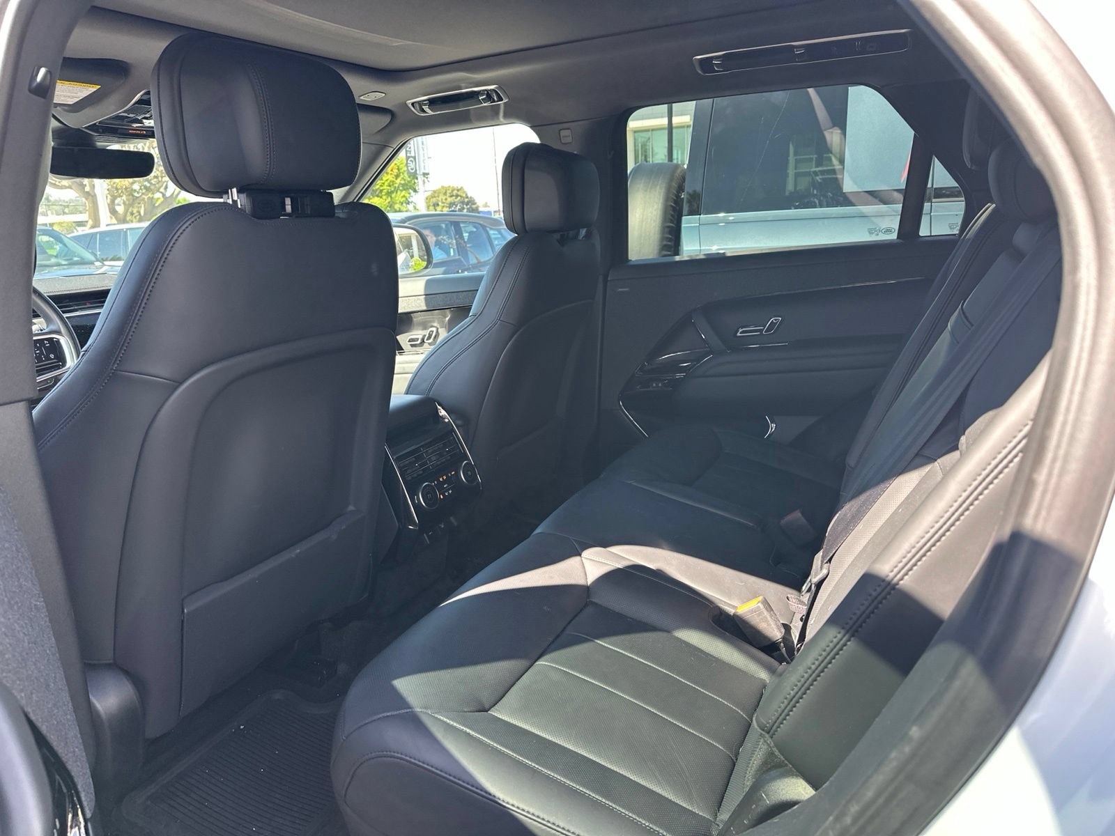 Used 2024 Land Rover Range Rover Sport SE AWD/4WD image 11