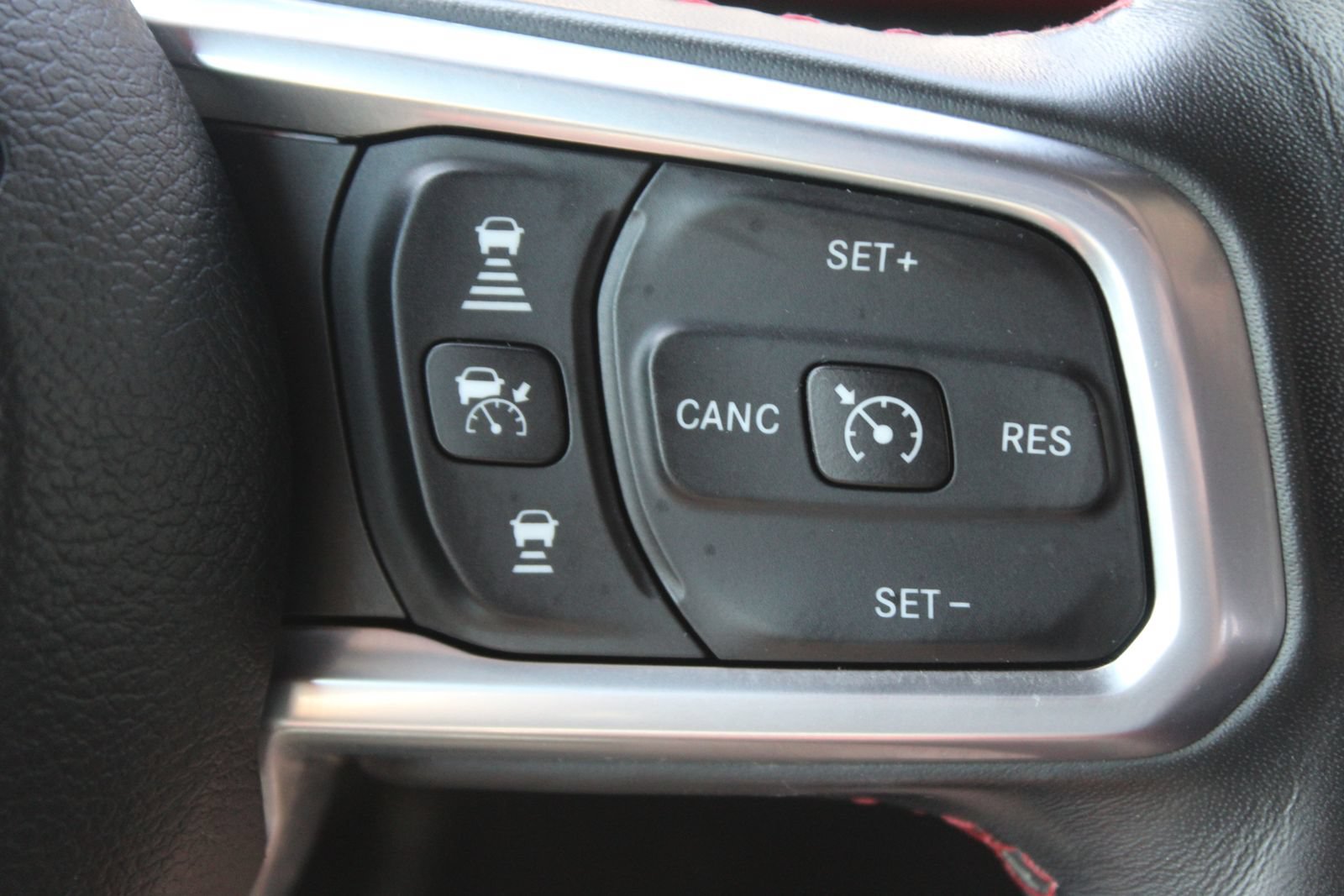 Used 2020 Jeep Gladiator Rubicon AWD/4WD image 32