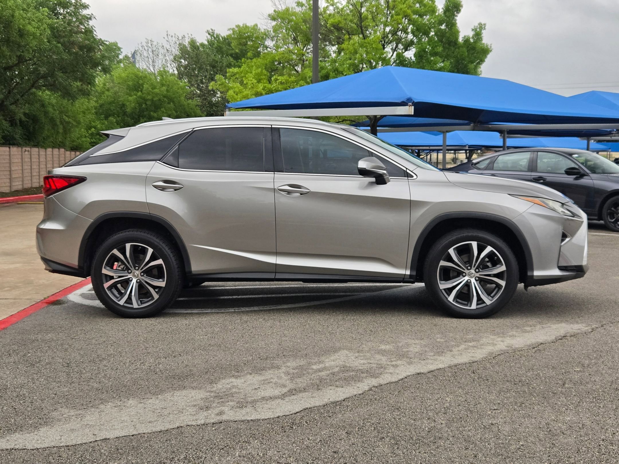 Used 2017 Lexus RX 350 FWD image 4