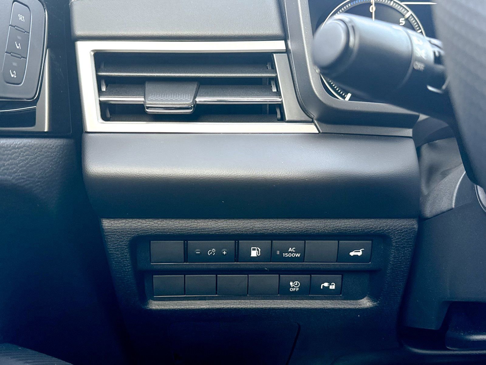 New 2025 Mitsubishi Outlander SEL image 45