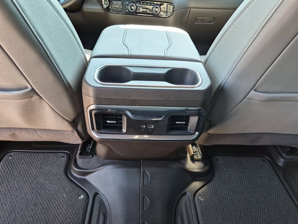 Used 2024 Chevrolet Silverado 3500 LTZ w/ LTZ Convenience Package AWD/4WD image 33