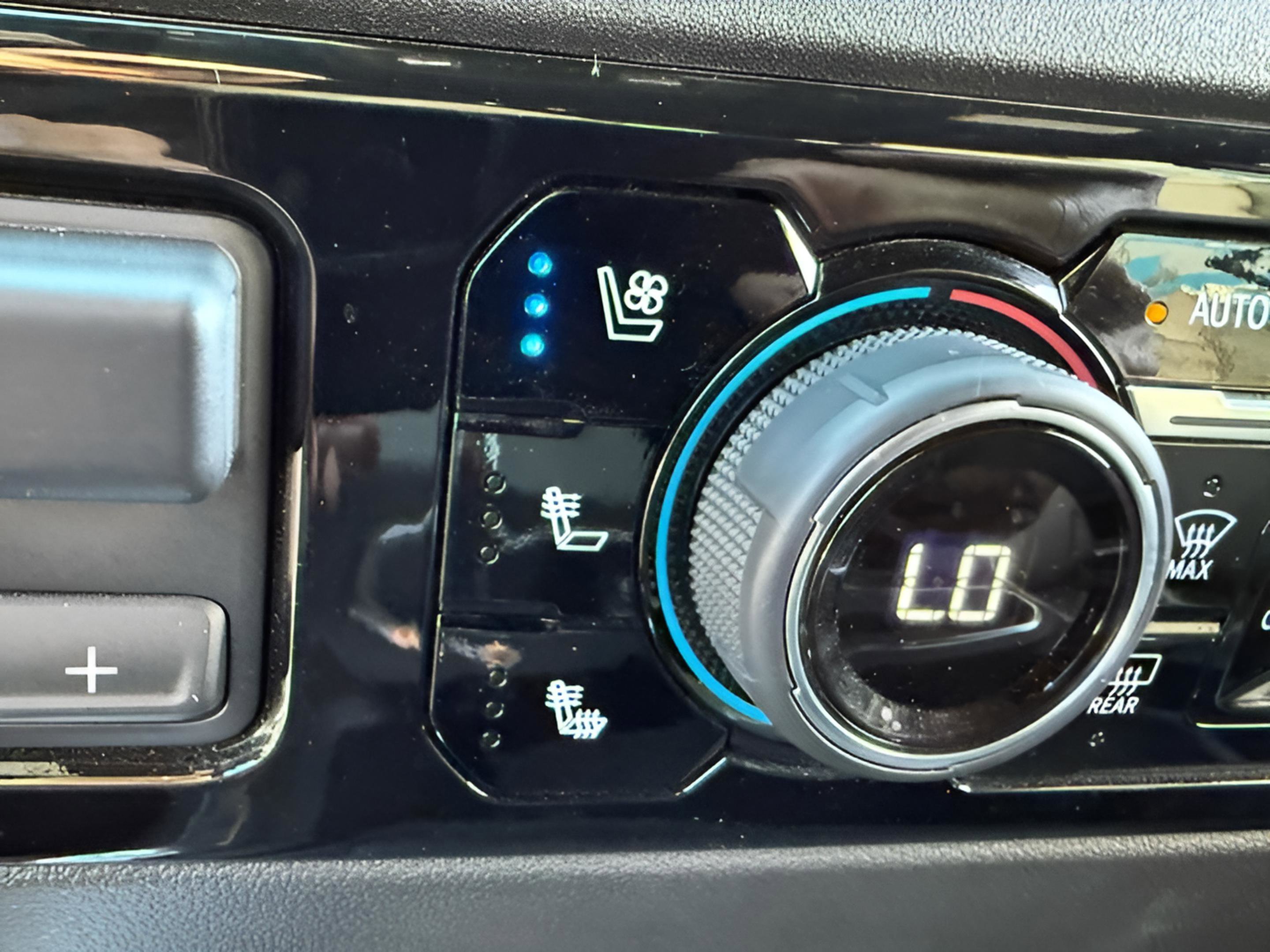 Certified 2024 Chevrolet Silverado 2500 High Country w/ High Country Premium Package image 18