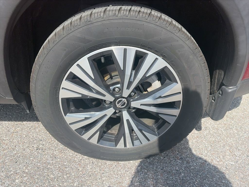 Used 2021 Nissan Rogue SV image 11