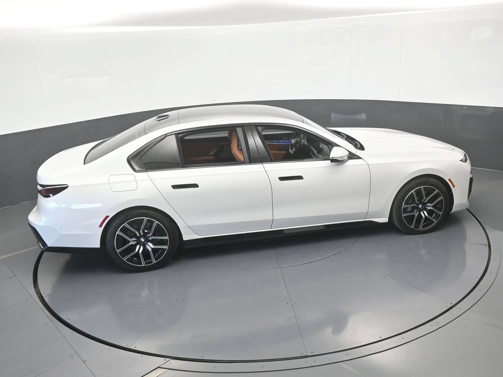Used 2025 BMW 740i xDrive AWD/4WD image 65