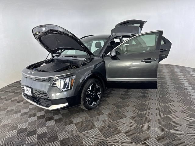 Certified 2023 Kia Niro Wind w/ Wind Preserve Package FWD image 12