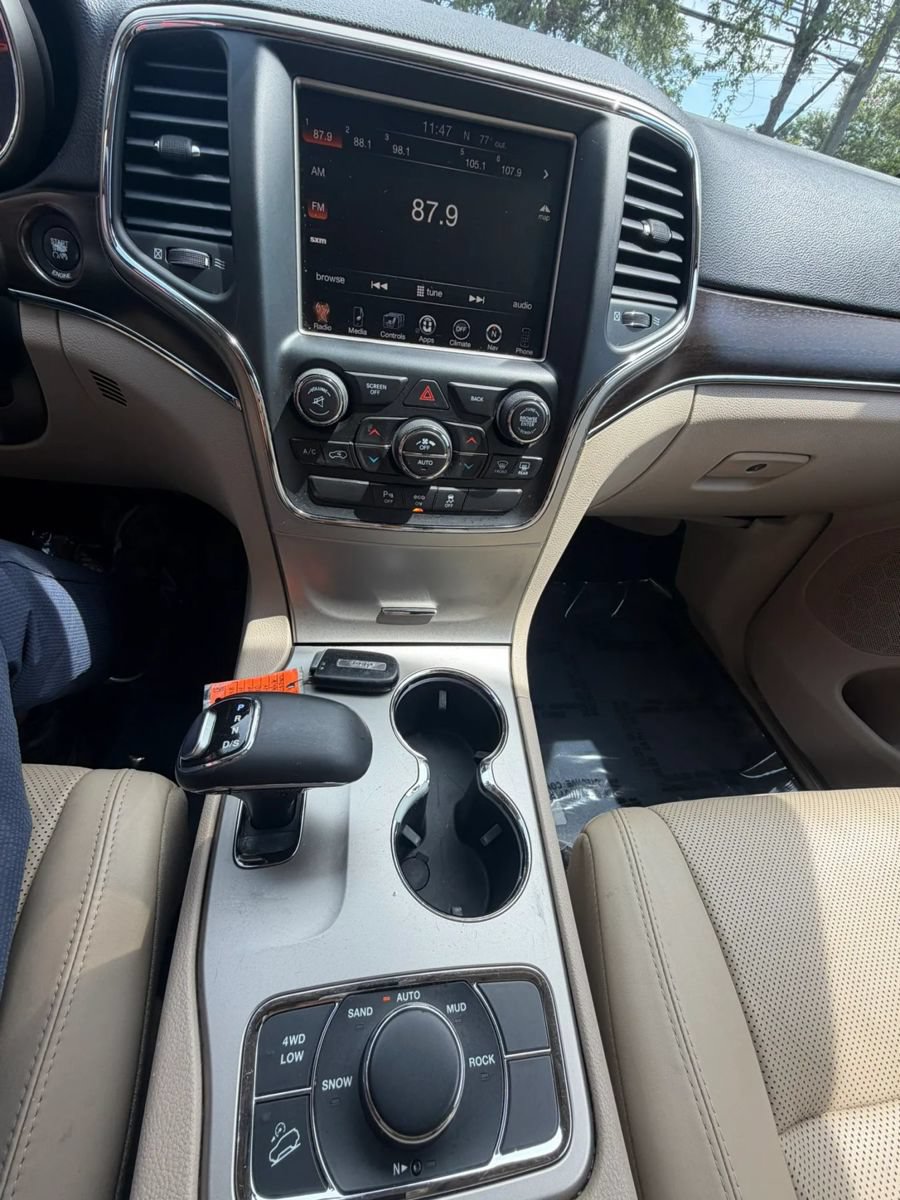Used 2014 Jeep Grand Cherokee Limited w/ Luxury Group II AWD/4WD image 5