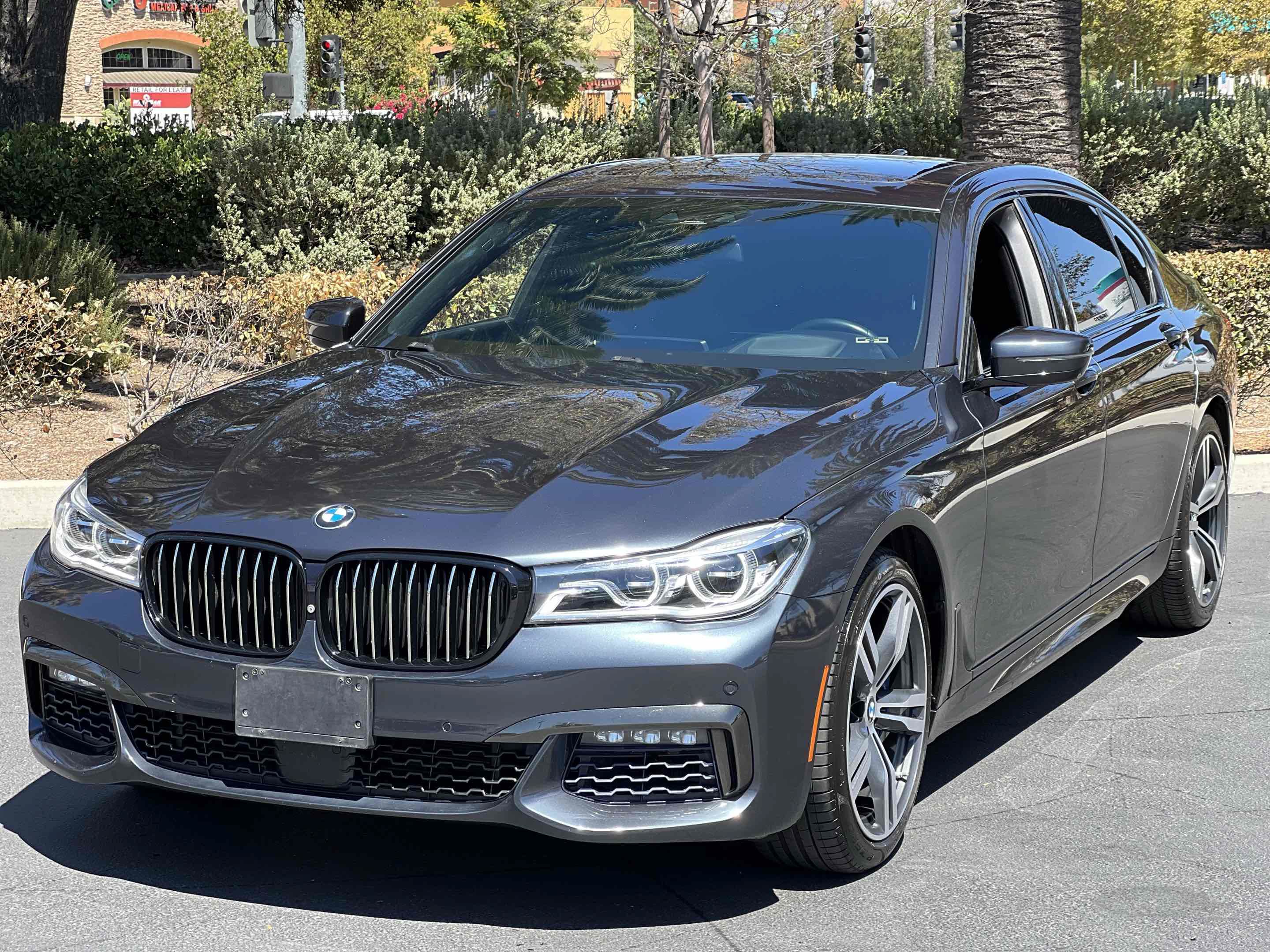 Used 2018 BMW 750i RWD image 24