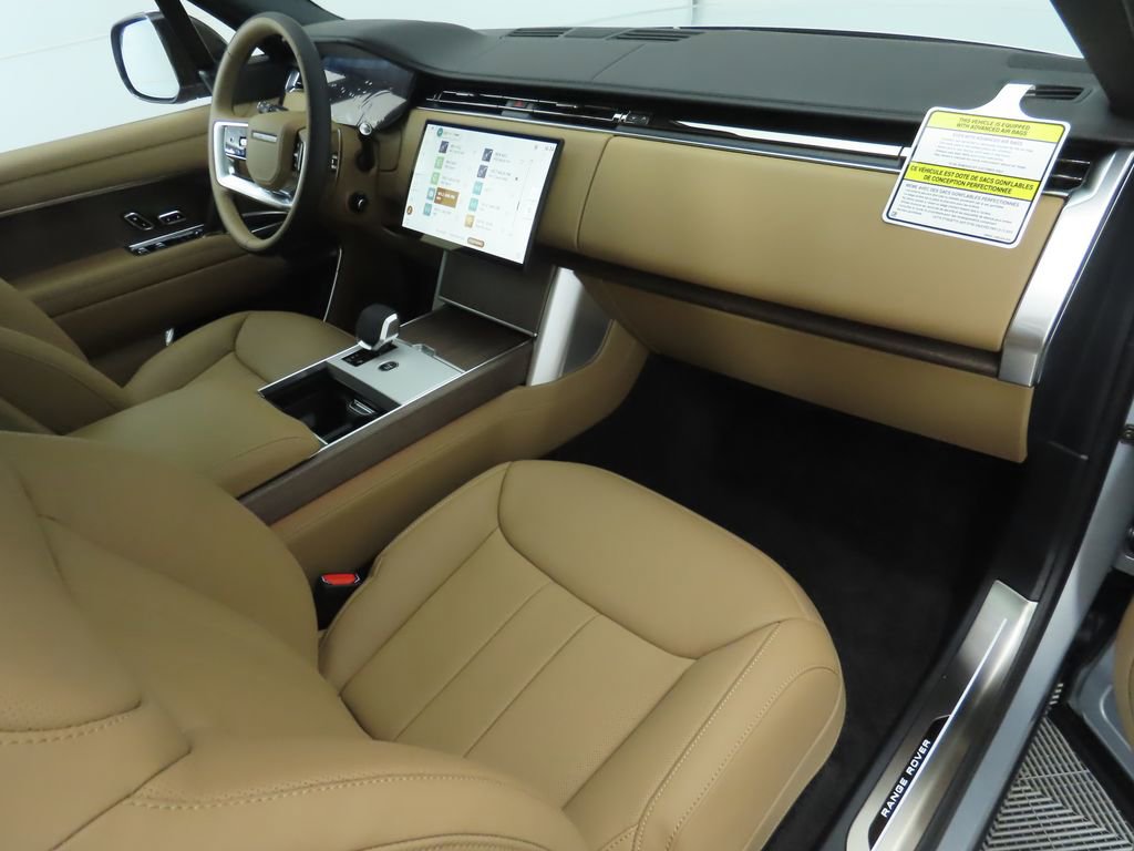 New 2025 Land Rover Range Rover SE image 19