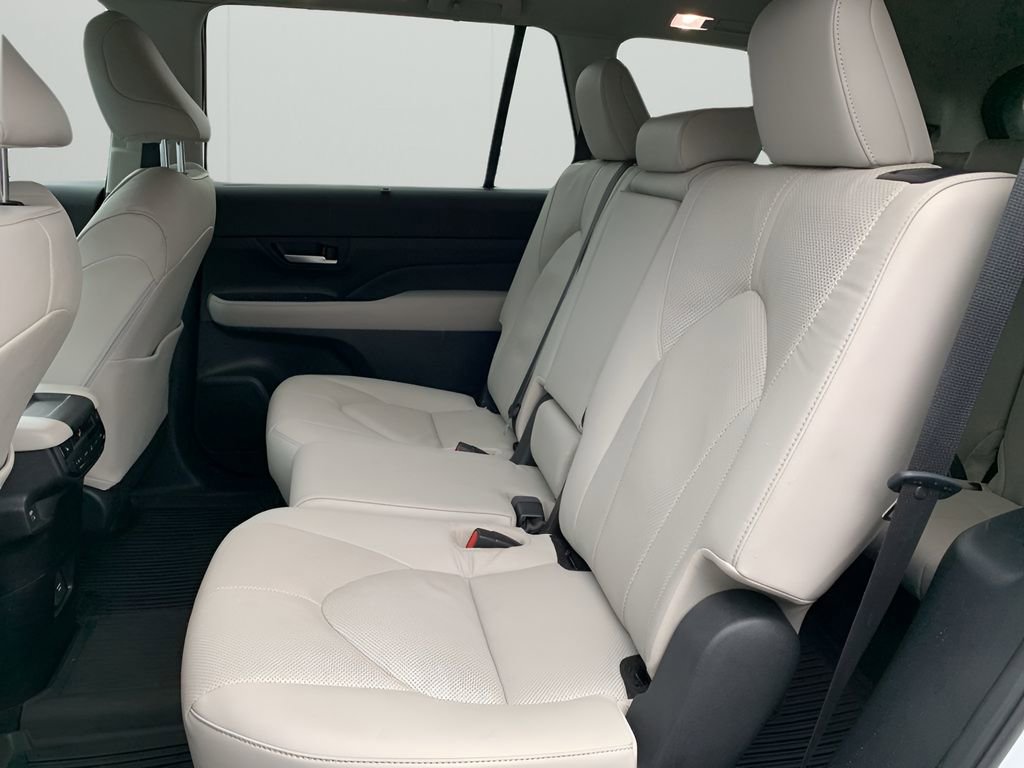 Used 2024 Toyota Grand Highlander Limited image 13