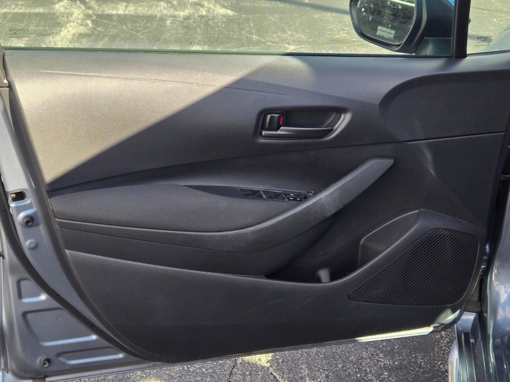 Used 2025 Toyota Corolla LE FWD image 16