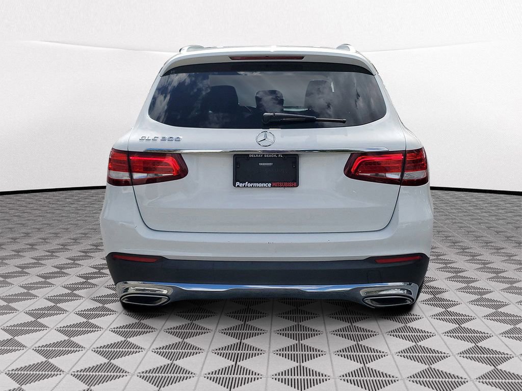 Used 2019 Mercedes-Benz GLC 300 w/ Premium Package image 5