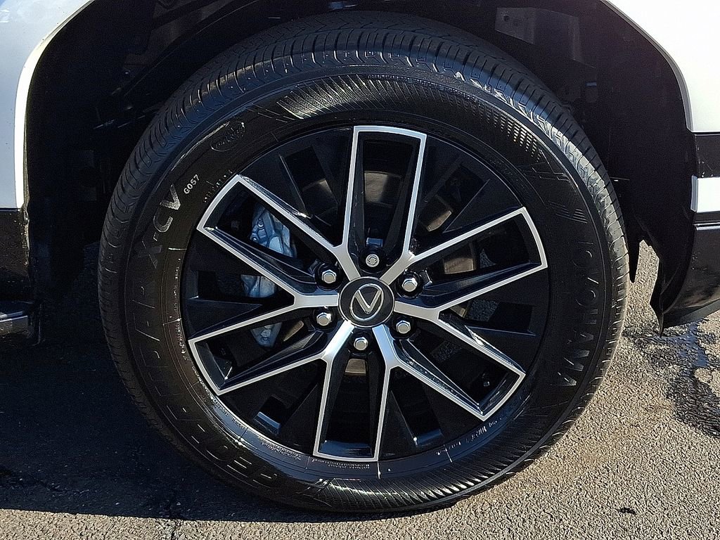 Used 2025 Lexus GX 550 w/ Accessory Package (2T) image 30