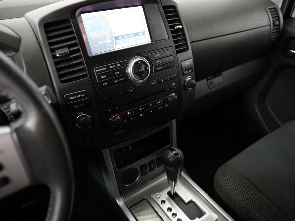 Used 2012 Nissan Pathfinder SV RWD image 18