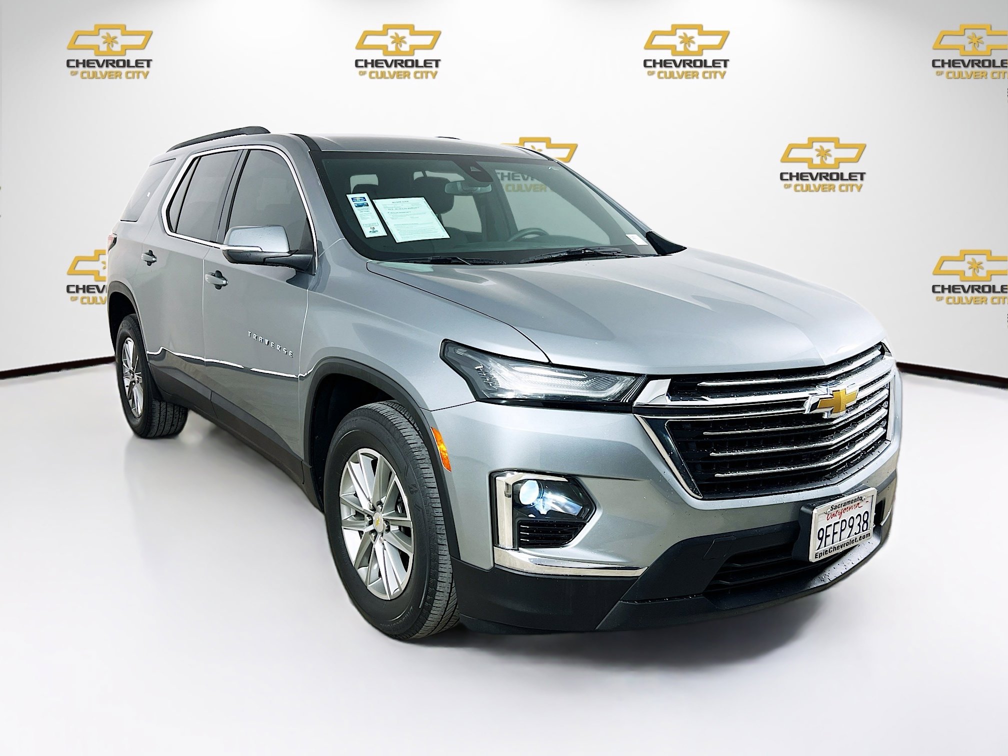 Used 2023 Chevrolet Traverse LT