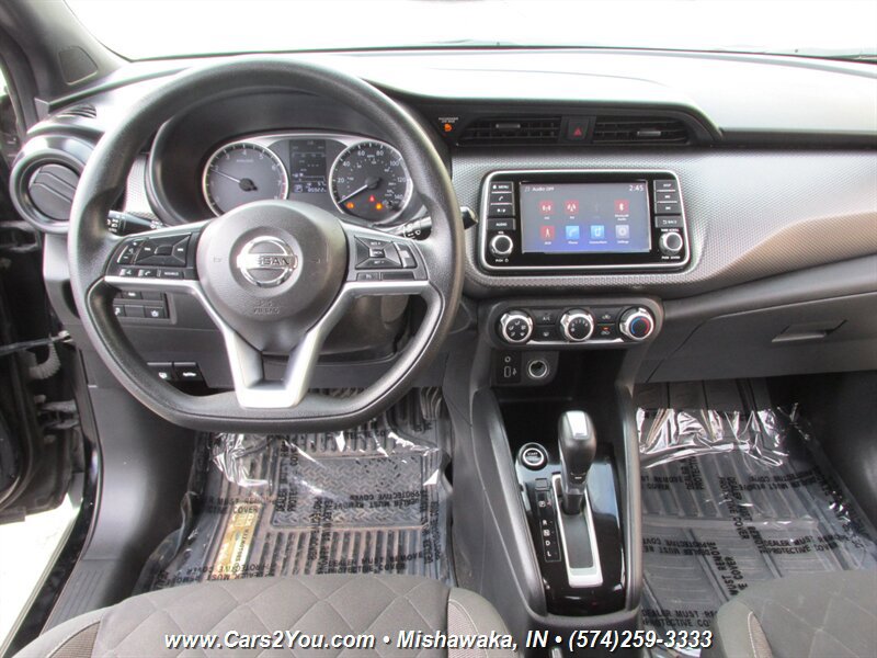 Used 2020 Nissan Kicks S image 19