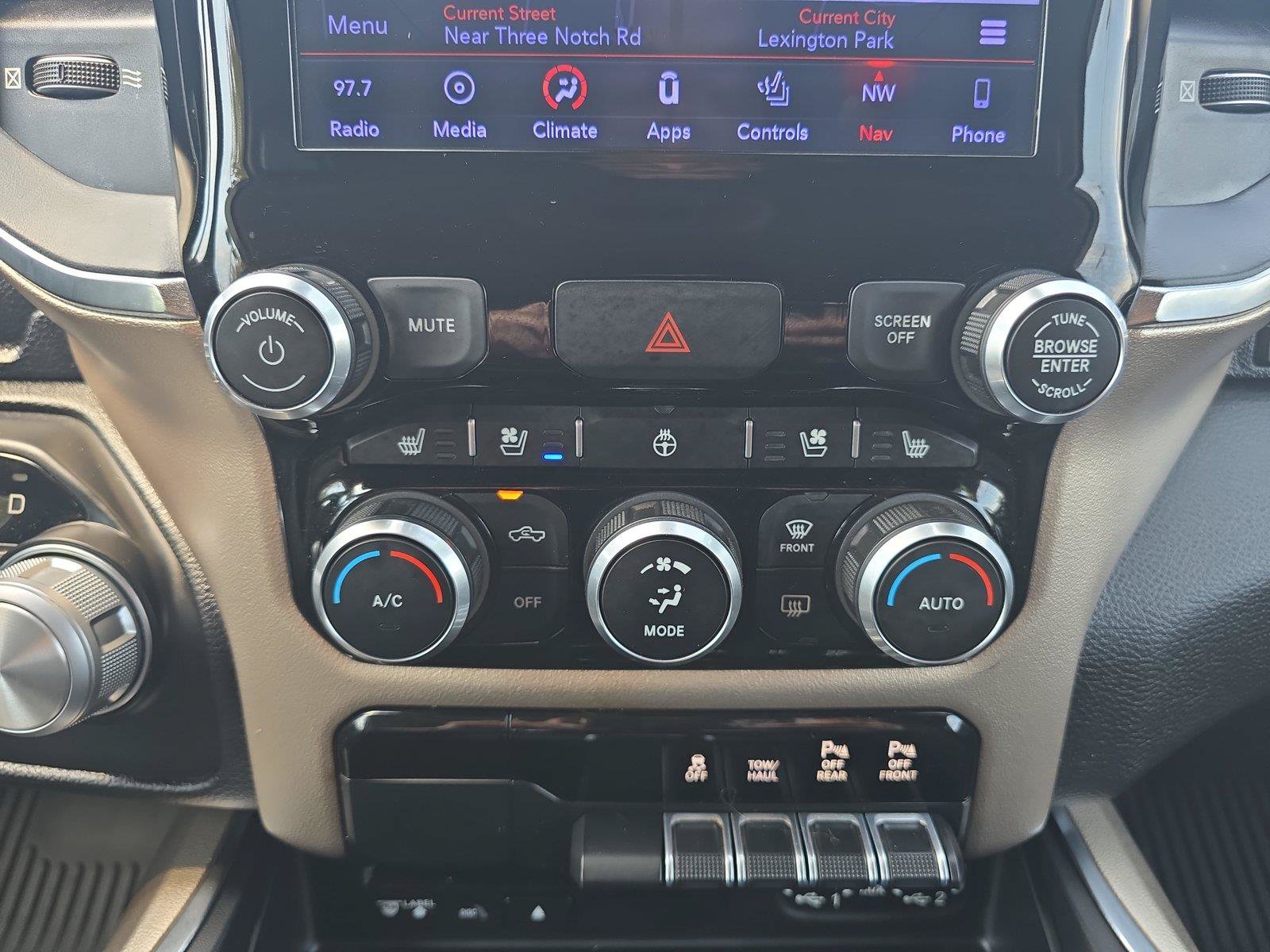 Used 2019 RAM 1500 Laramie AWD/4WD image 18