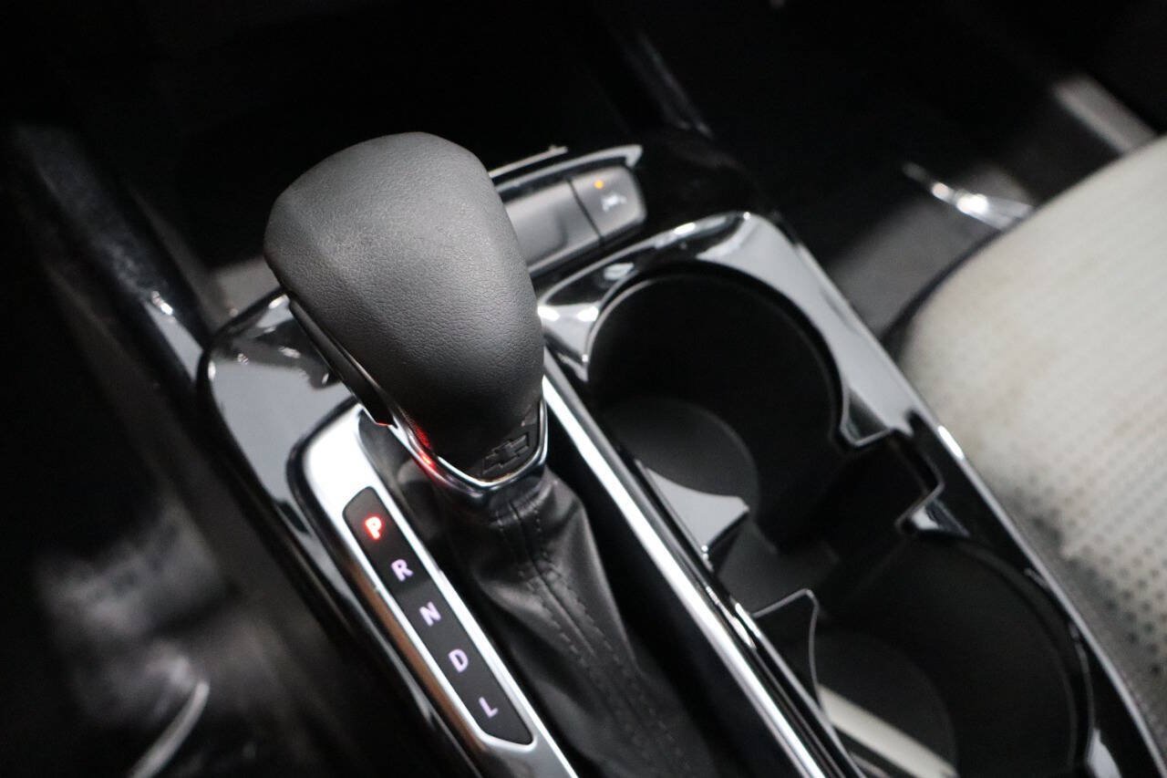 Used 2024 Chevrolet Trax LT FWD image 20