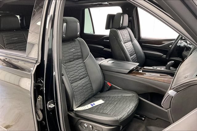 Used 2023 Cadillac Escalade Sport Platinum AWD/4WD image 7