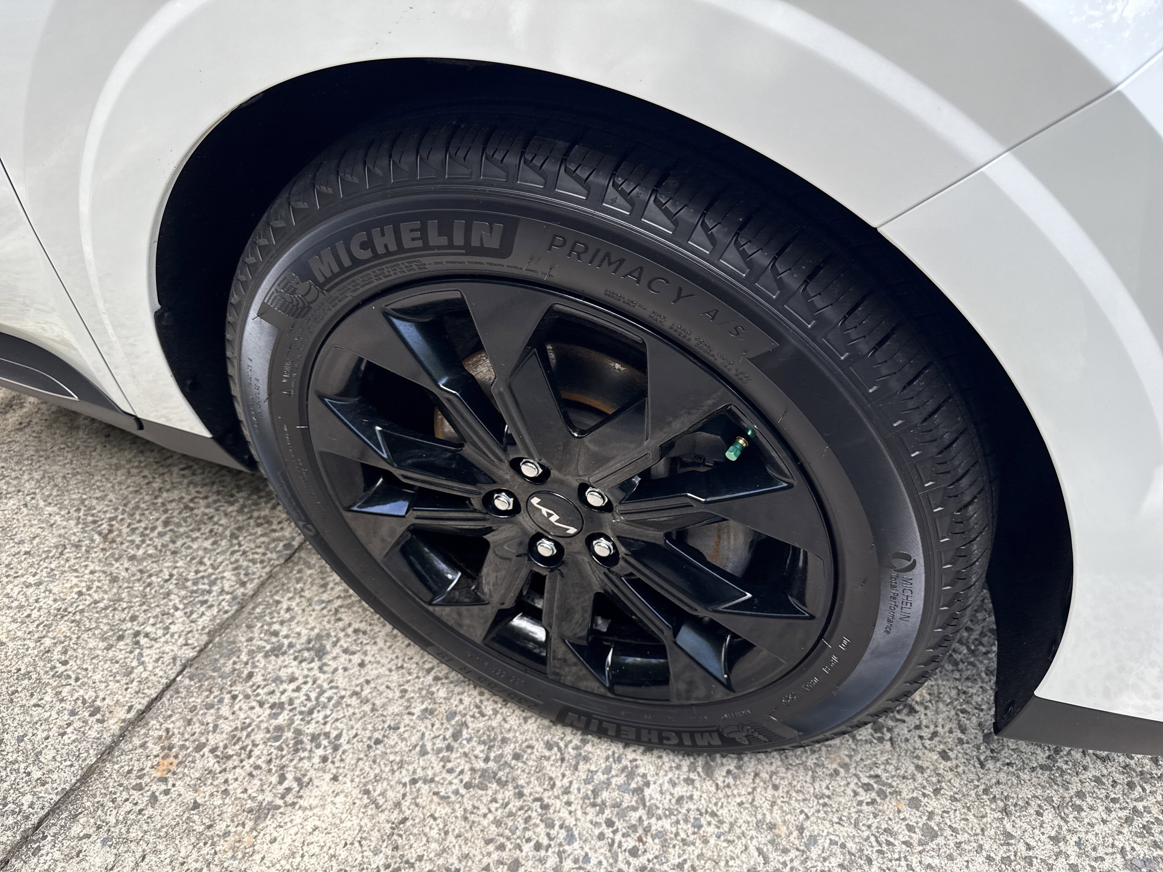 Used 2024 Kia Carnival SX Prestige image 12