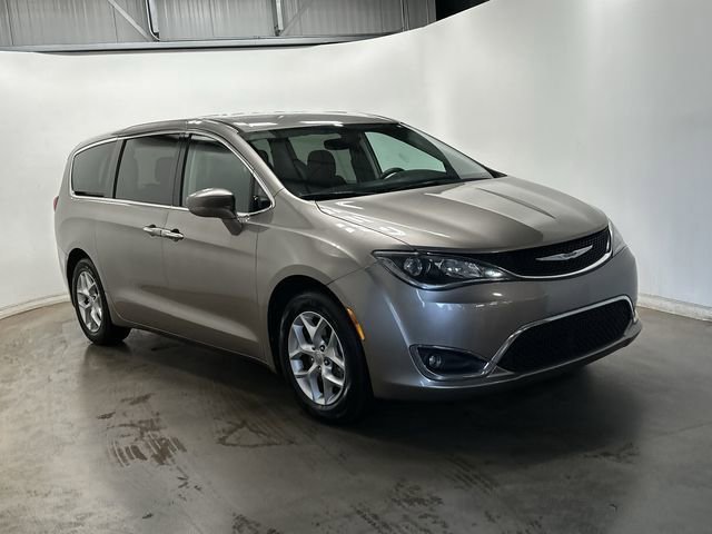 Used 2018 Chrysler Pacifica Touring Plus w/ Tire & Wheel Group image 33
