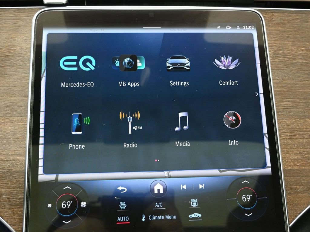 Used 2022 Mercedes-Benz EQS 450+ Sedan image 27