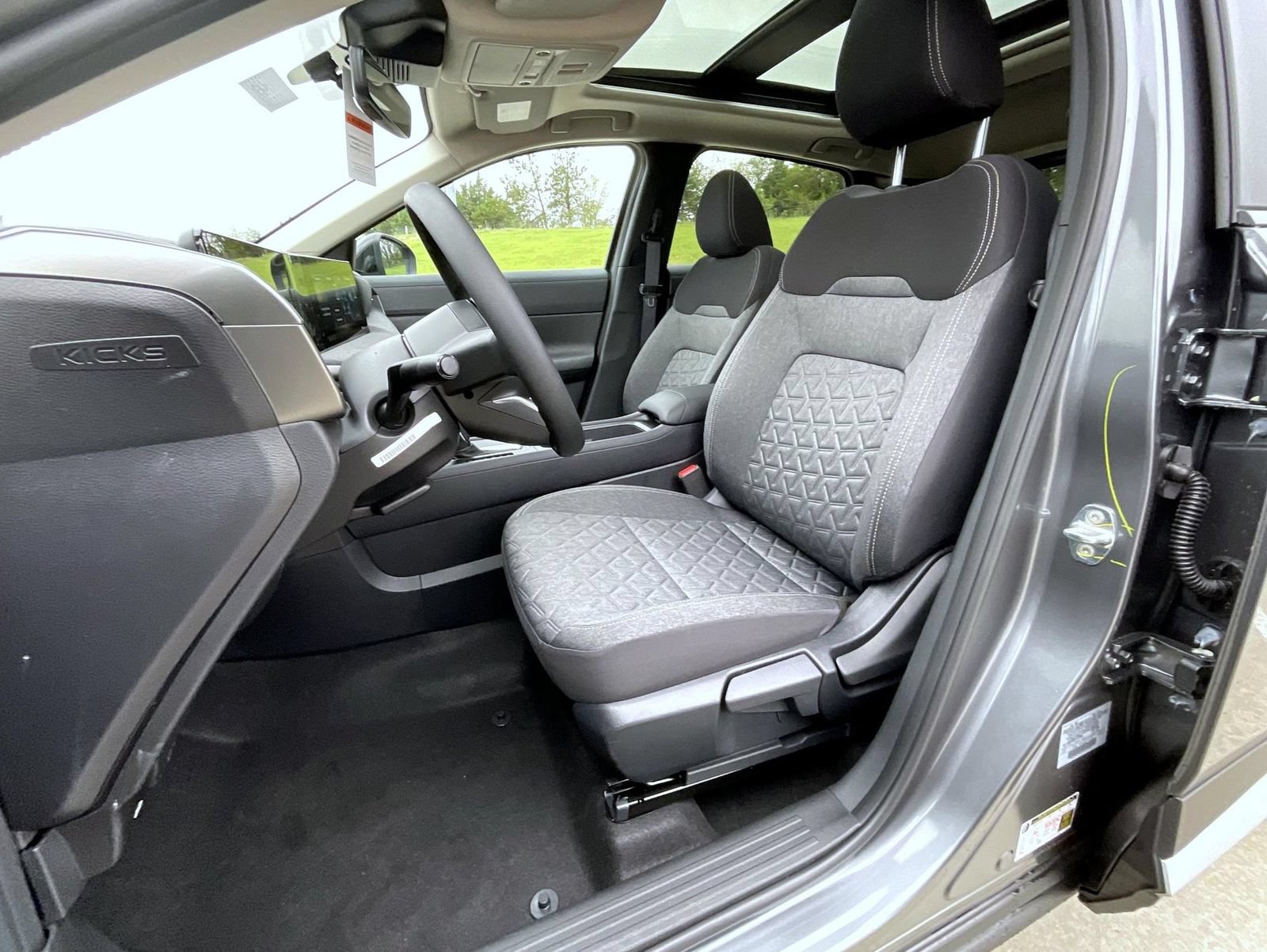 New 2026 Nissan Kicks SV w/ SV Premium Package AWD/4WD image 11