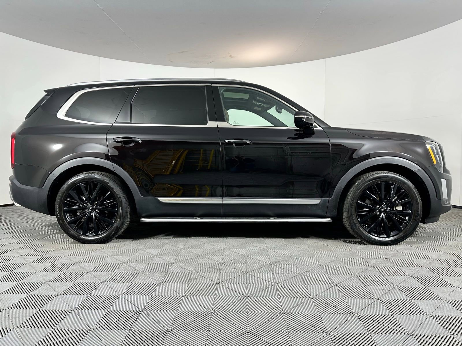 Used 2020 Kia Telluride SX w/ SX Prestige Package image 31