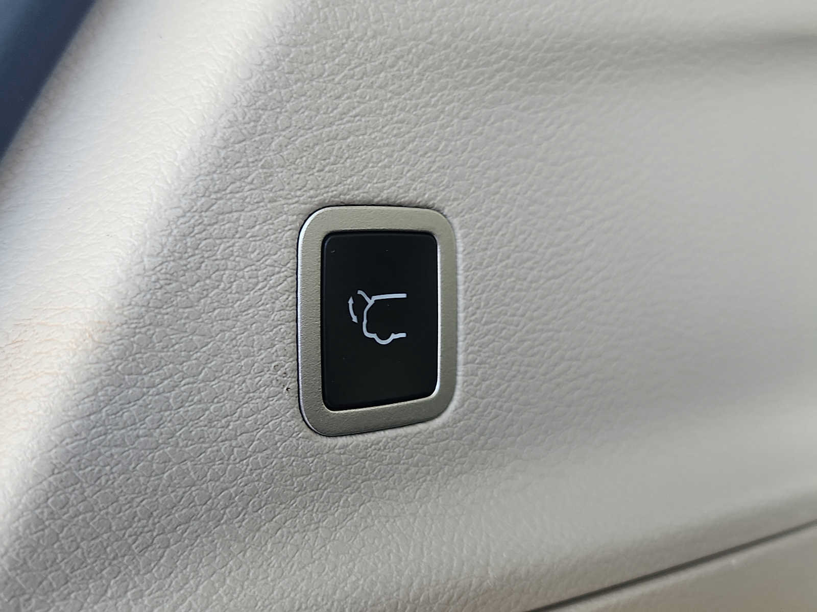 Used 2024 Chrysler Pacifica Touring-L FWD image 28