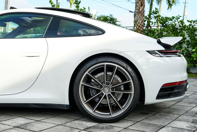 Used 2020 Porsche 911 Carrera RWD image 3